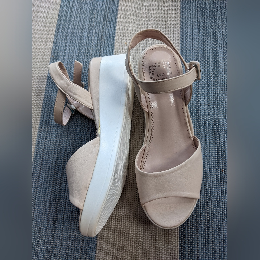Platform Sandals - Picture 7 of 7